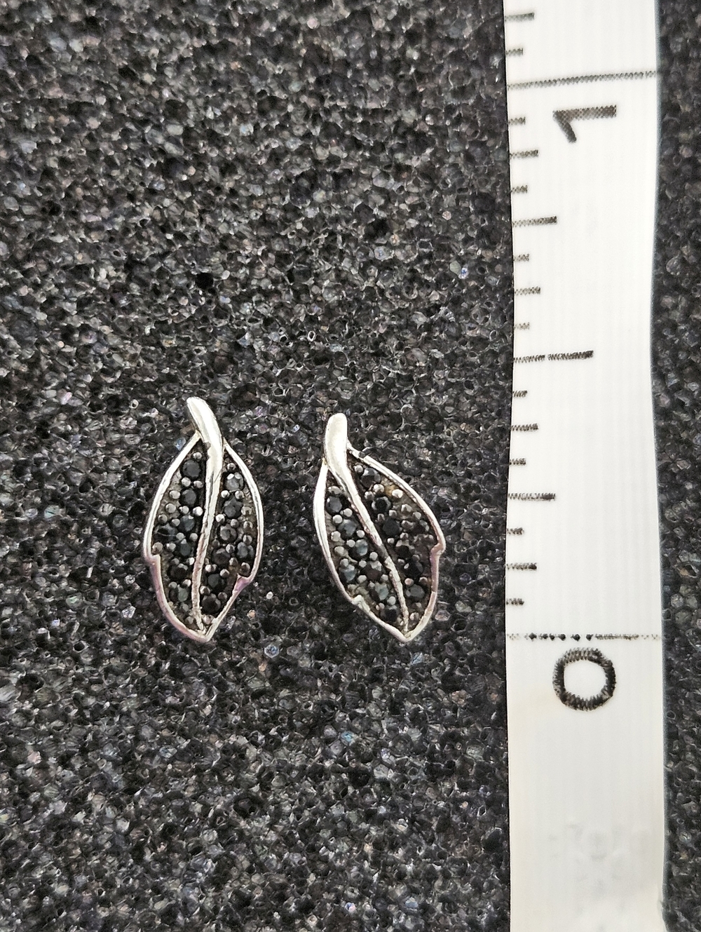 Vintage Genuine Silver Black Zirconias Stud Earrings Retro Feminine Minimalist - Picture 6 of 6